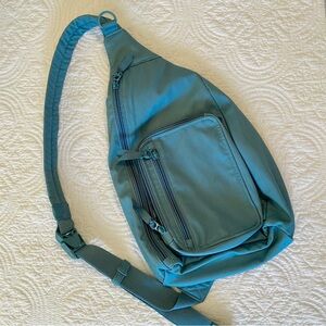 Vera Bradley 🩵 Cotton Sling Backpack